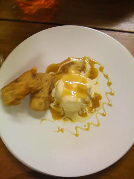 Foto von Schottischer Frittierter Marsriegel – fertig angerichtet