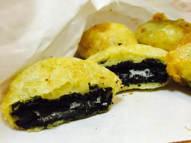 Foto von Amerikanische Frittierte Oreos klassisch – fertig angerichtet