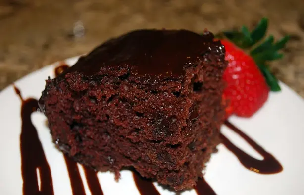 Foto von Klassischer Amerikanischer Depression Cake – fertig angerichtet