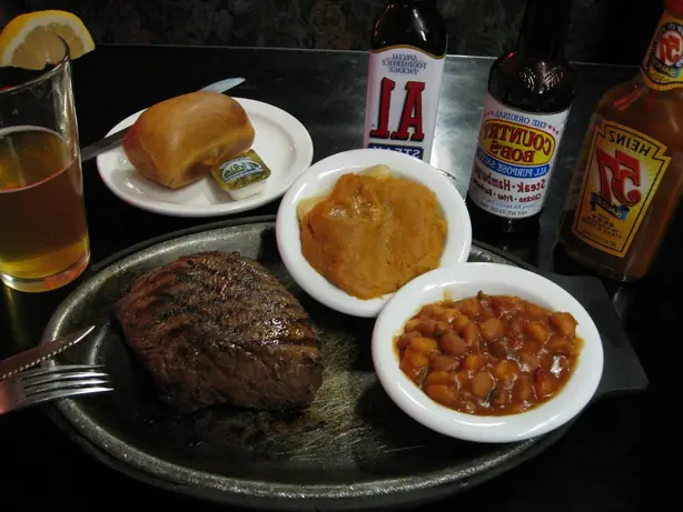 Foto von Amerikanische Cowboy Beans Klassisch – fertig angerichtet