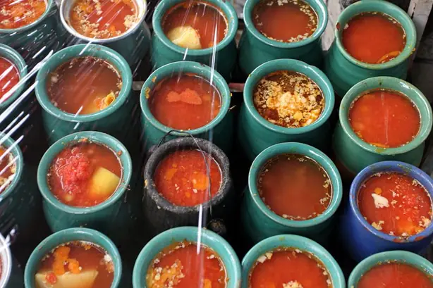 Foto von Persischer Lamm-Eintopf Ābguscht – fertig angerichtet