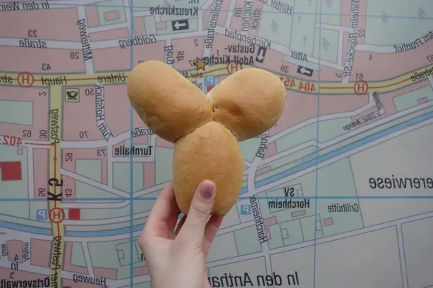 Foto von Horchheimer Dreizackweck klassisch – fertig angerichtet