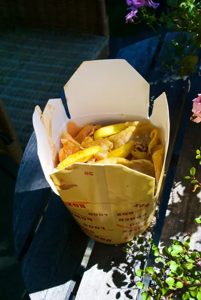 Foto von Türkischer Döner Kebab klassisch – fertig angerichtet