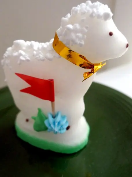 Foto von Polnisches Osterlamm aus Butter – fertig angerichtet