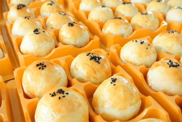 Egg yolk pastry in Taiwan 20130913 – Foto: 褒忠國中 雲端網 (CC BY 2.0)