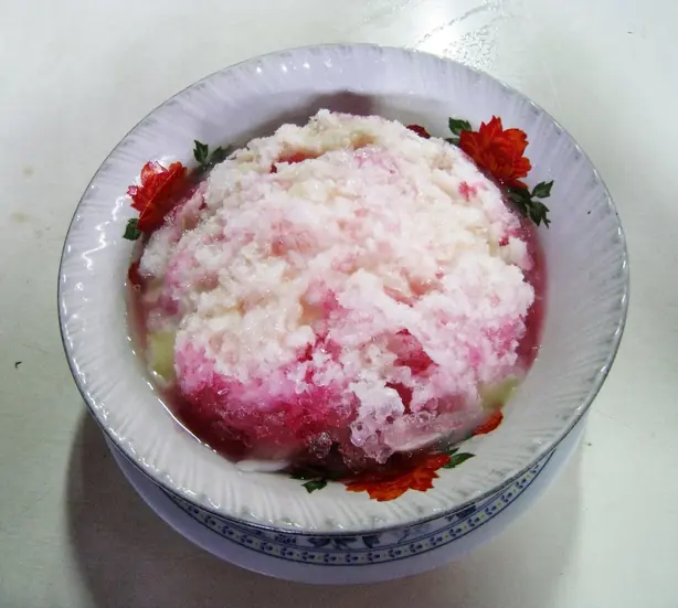 Foto von Indonesisches Es Campur Klassisch – fertig angerichtet