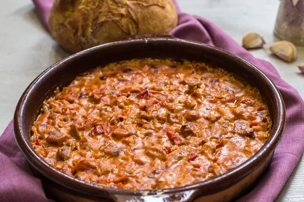 Fergese-albanian-dish – Foto: Marcos Escudero Olano (CC BY-SA 4.0)