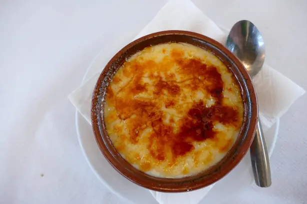 Foto von Klassische Crema Catalana (2) – fertig angerichtet