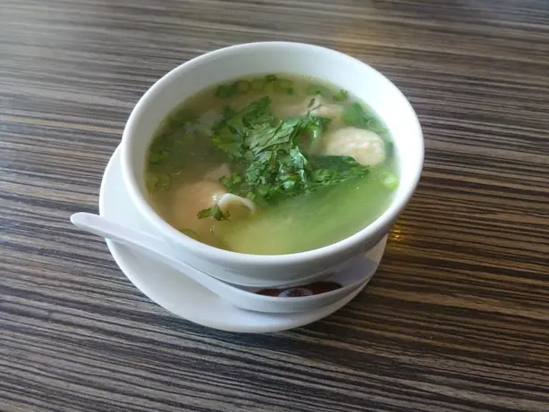 FOOD Wonton Soup – Foto: Grueslayer (CC BY-SA 4.0)