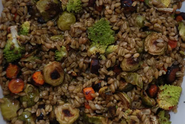 Foto von Arabisches Barazidhaj-Brot aus dem Tandoor – fertig angerichtet