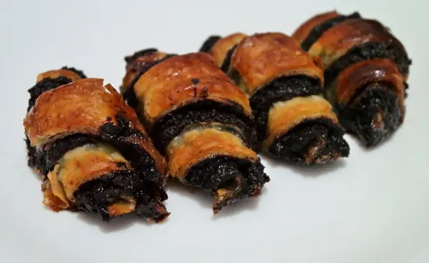 Freshly baked chocolate rugelach – Foto: Maor X (CC BY-SA 4.0)