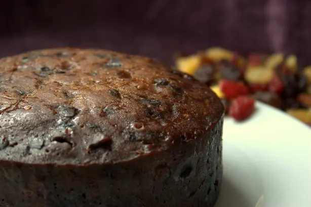 Foto von Englischer Plum Cake klassisch – fertig angerichtet