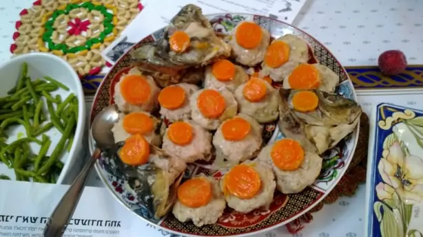 Gefilte fish balls for Rosh Hashanah – Foto: Ovedc (CC BY-SA 3.0)