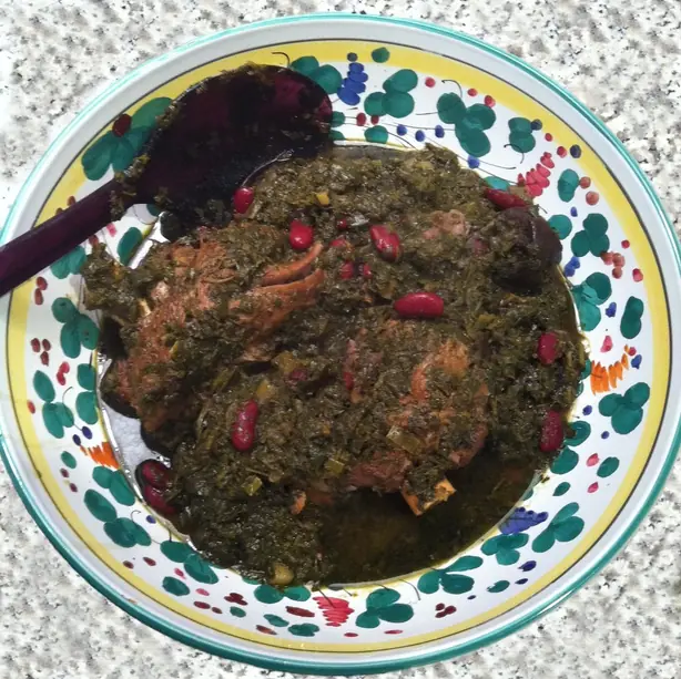 Foto von Persisches Ghormeh Sabzi Klassisch (2) – fertig angerichtet