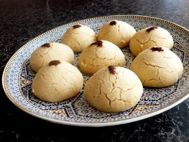 Foto von Tunesische Ghraiba Kekse – fertig angerichtet