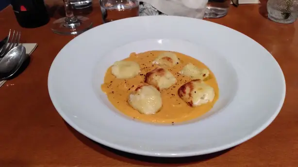 Foto von Toskanische Spinat-Gnudi klassisch – fertig angerichtet