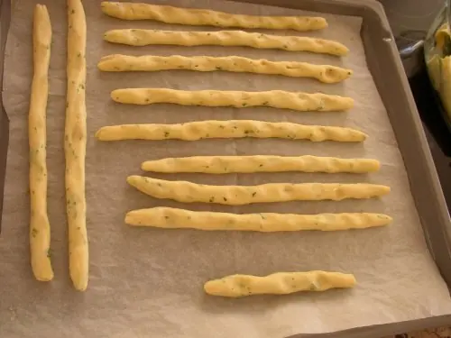 Foto von Italienische Grissini torinesi (3) – fertig angerichtet