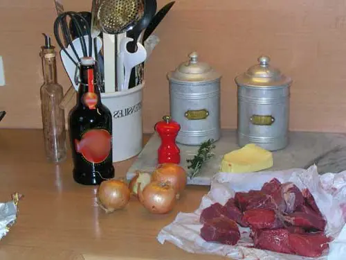 Foto von Flämische Karbonade klassisch – fertig angerichtet