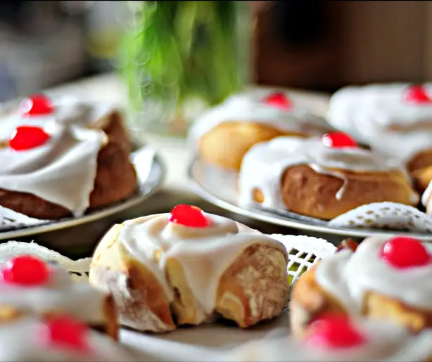 Foto von Belgische Buns mit Zitronencreme – fertig angerichtet