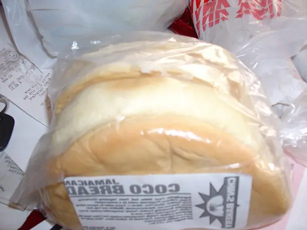 Foto von Jamaikanisches Coco Bread – fertig angerichtet