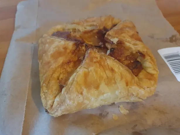 Foto von Irische Jambons mit Schinken und Käse – fertig angerichtet