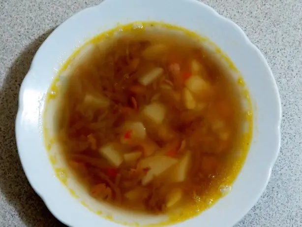 Foto von Klassische Triestiner Jota – fertig angerichtet