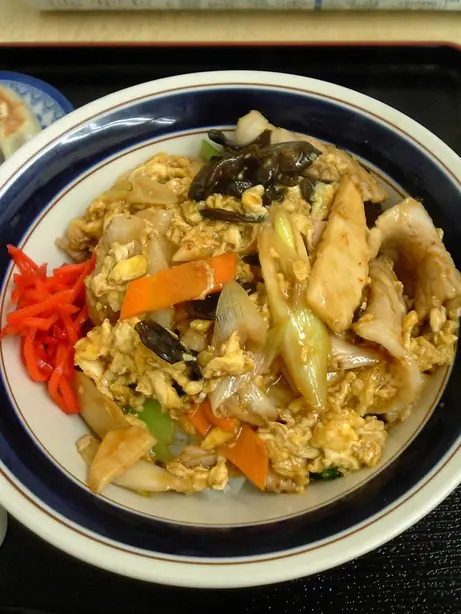 Foto von Japanisches Oyakodon Klassisch – fertig angerichtet