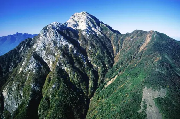 Foto von Japanischer Regentropfenkuchen Klassisch – fertig angerichtet