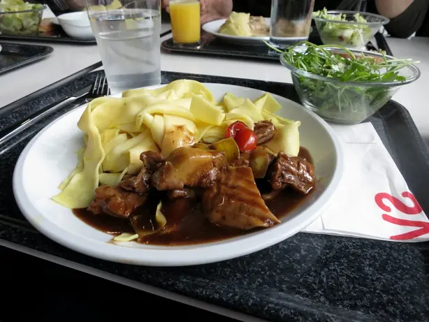 Foto von Schweizer Rinds-Voressen klassisch – fertig angerichtet