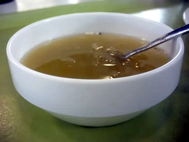 Foto von Klassische Kirsch-Kaltschale – fertig angerichtet