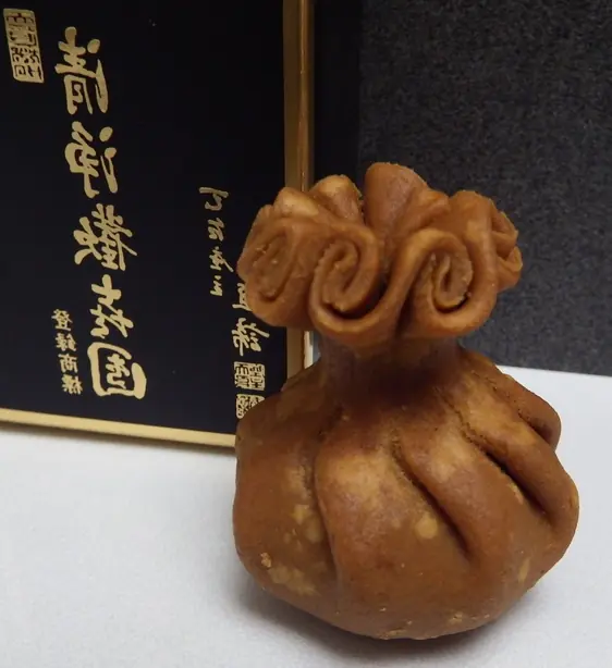 Foto von Klassische Japanische Seijō Kankidan – fertig angerichtet