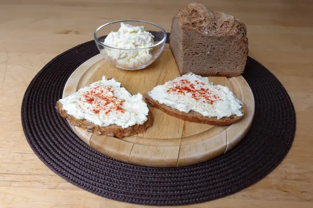 Foto von Klassischer Bayerischer Kartoffelkäse – fertig angerichtet