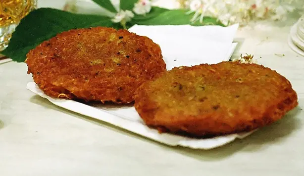 Foto von Klassische Deutsche Kartoffelpuffer – fertig angerichtet