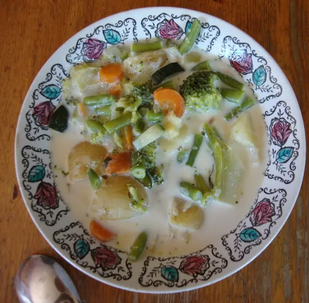 Foto von Finnischer Fischhahn Kalakukko – fertig angerichtet