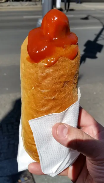 Foto von Klassische Berliner Ketwurst – fertig angerichtet