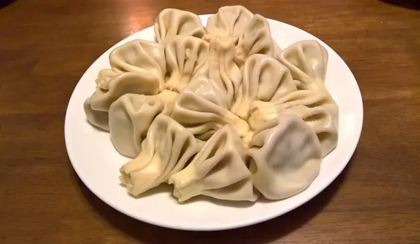 Foto von Klassische Georgische Chinkali – fertig angerichtet