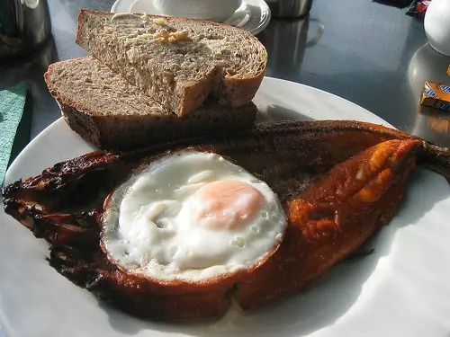 Foto von Britische Kipper zum Frühstück – fertig angerichtet