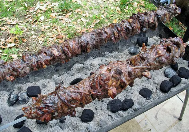 Foto von Türkisches Kokoreç Sandwich – fertig angerichtet