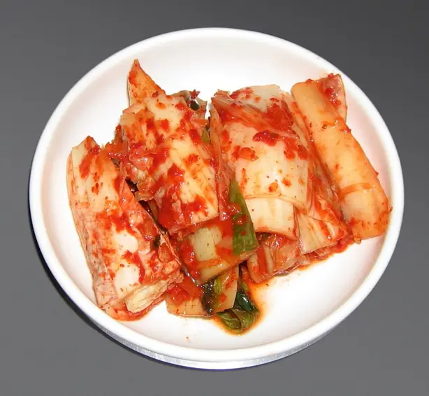 Foto von Koreanisches Baechu-Kimchi traditionell – fertig angerichtet