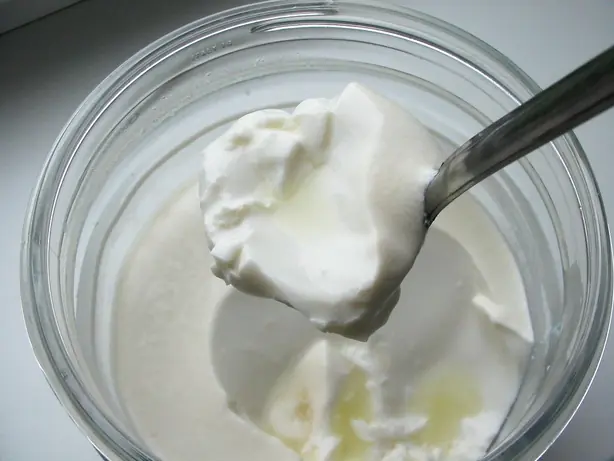 Foto von Traditionelle Clabber Sauermilch – fertig angerichtet