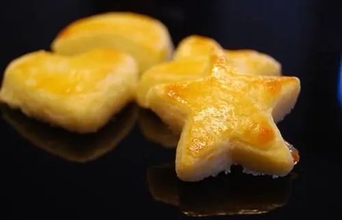 Foto von Schweizer Mailänderli klassisch – fertig angerichtet