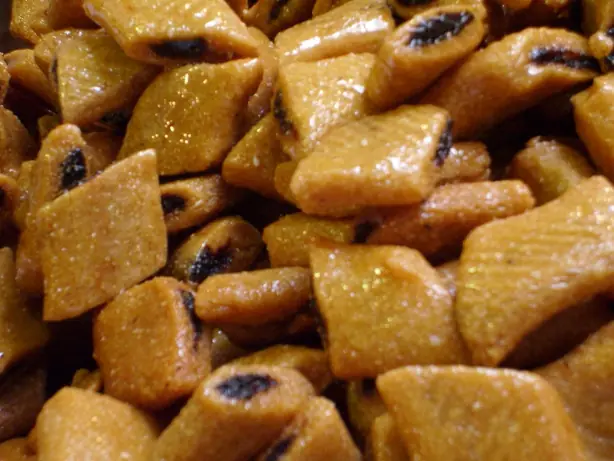 Foto von Tunesische Makroud mit Datteln – fertig angerichtet