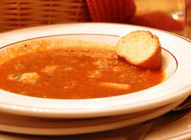 Foto von Klassischer New England Clam Chowder – fertig angerichtet