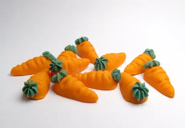 Foto von Aargauer Rüeblitorte klassisch – fertig angerichtet