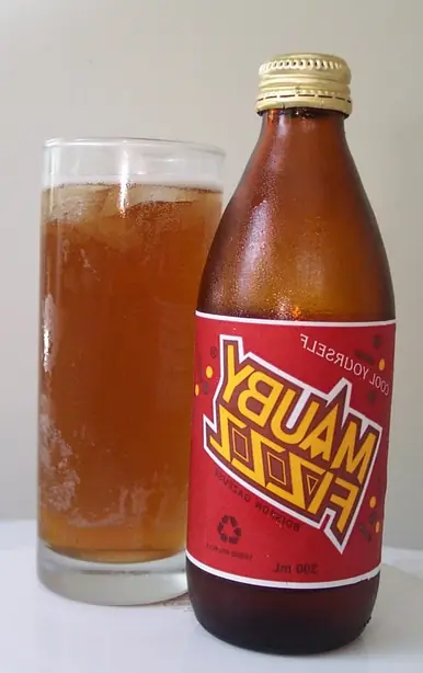 Foto von Karibisches Mauby klassisch – fertig angerichtet