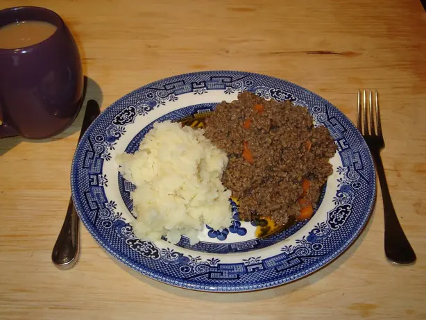 Foto von Schottisches Mince and Tatties – fertig angerichtet