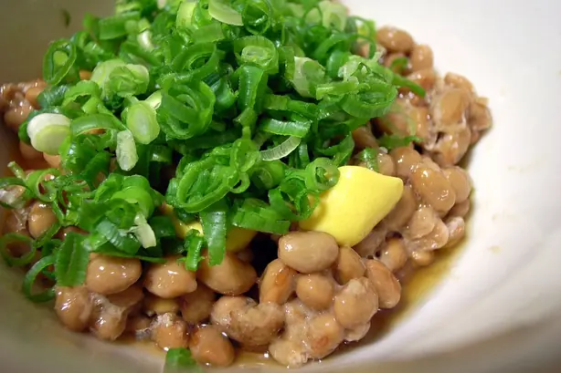 Foto von Japanische Karashi Senf-Paste – fertig angerichtet