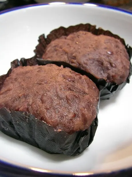 Foto von Japanische Ohagi Reiskuchen – fertig angerichtet