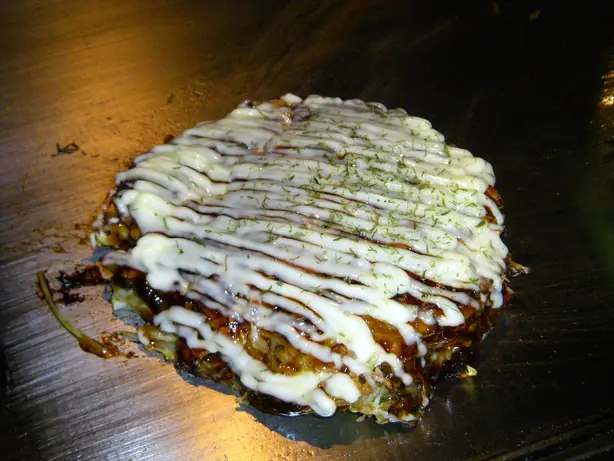 Okonomiyaki 005 – Foto: Ryosuke Hosoi (CC BY 2.0)