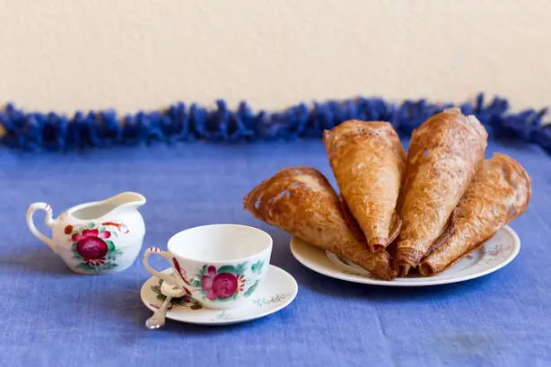 Foto von Ostfriesische Rullekes Neujahrskuchen – fertig angerichtet